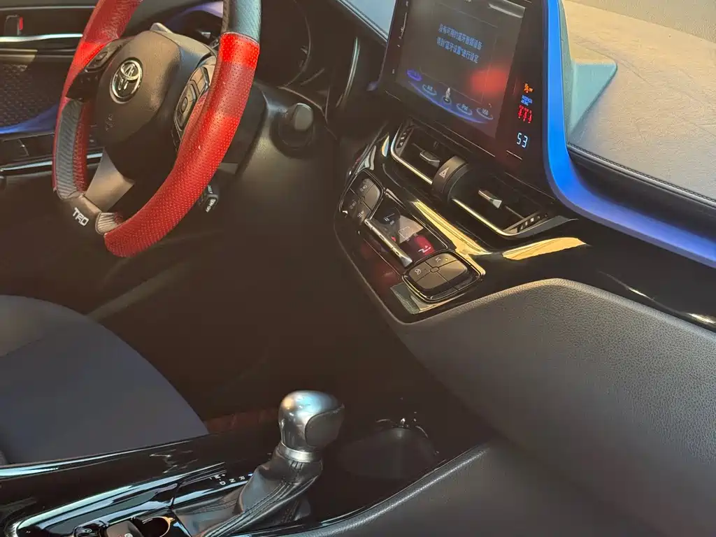Toyota C-HR — миниатюра 6