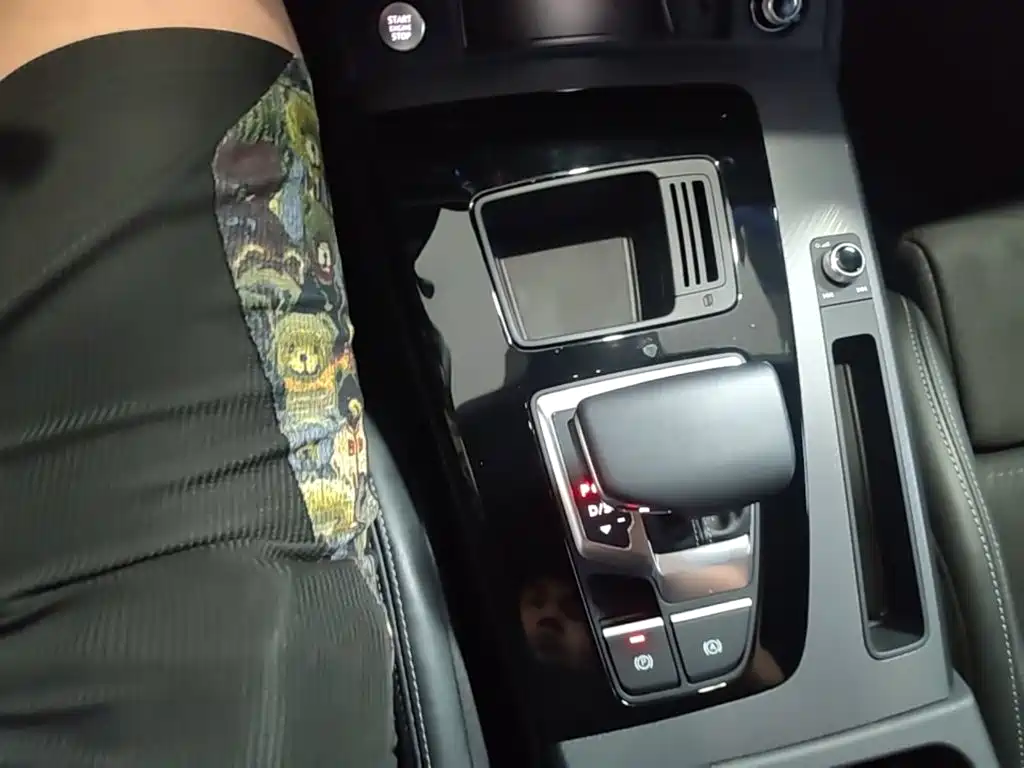 Audi Q5L Sportback — миниатюра 14