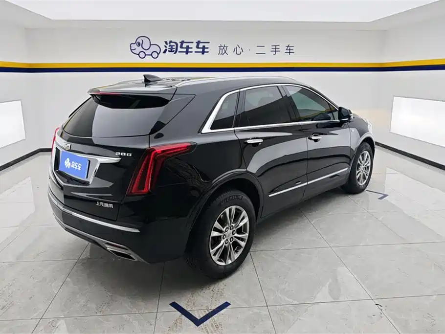 CADILLAC XT5