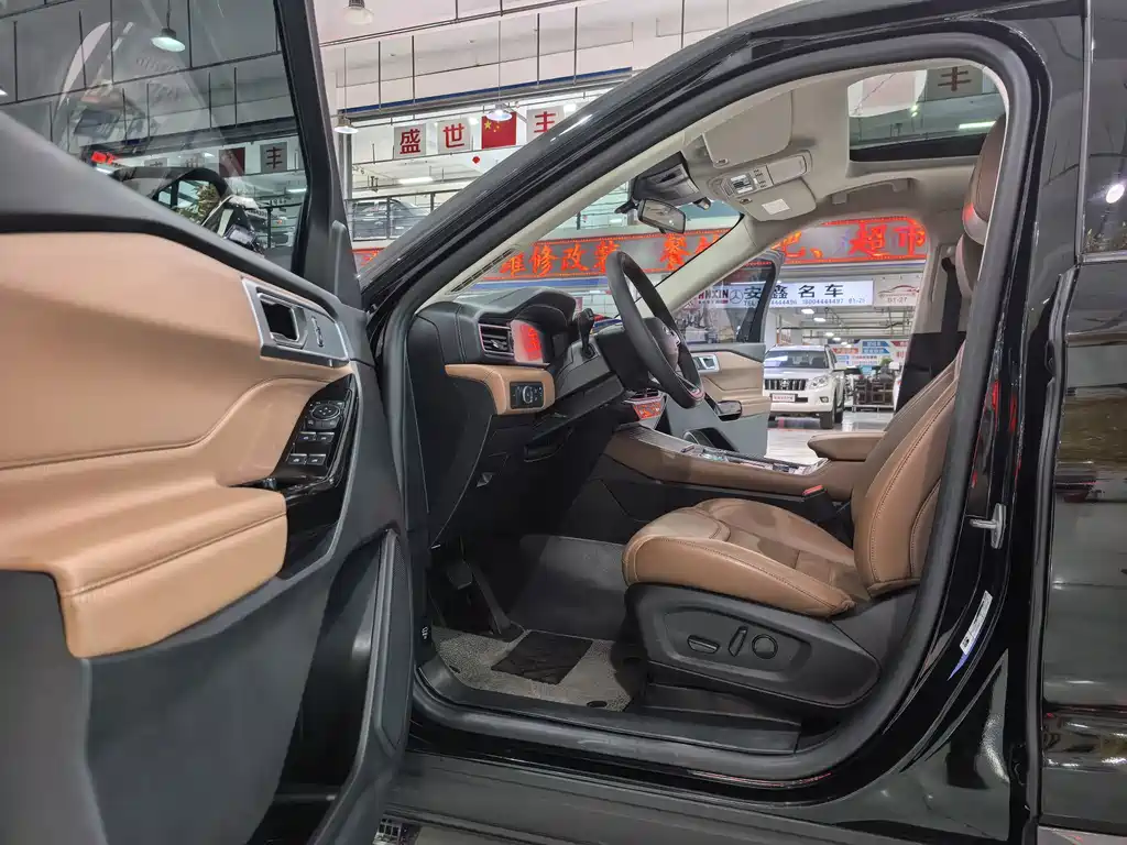 Ford Explorer — миниатюра 4