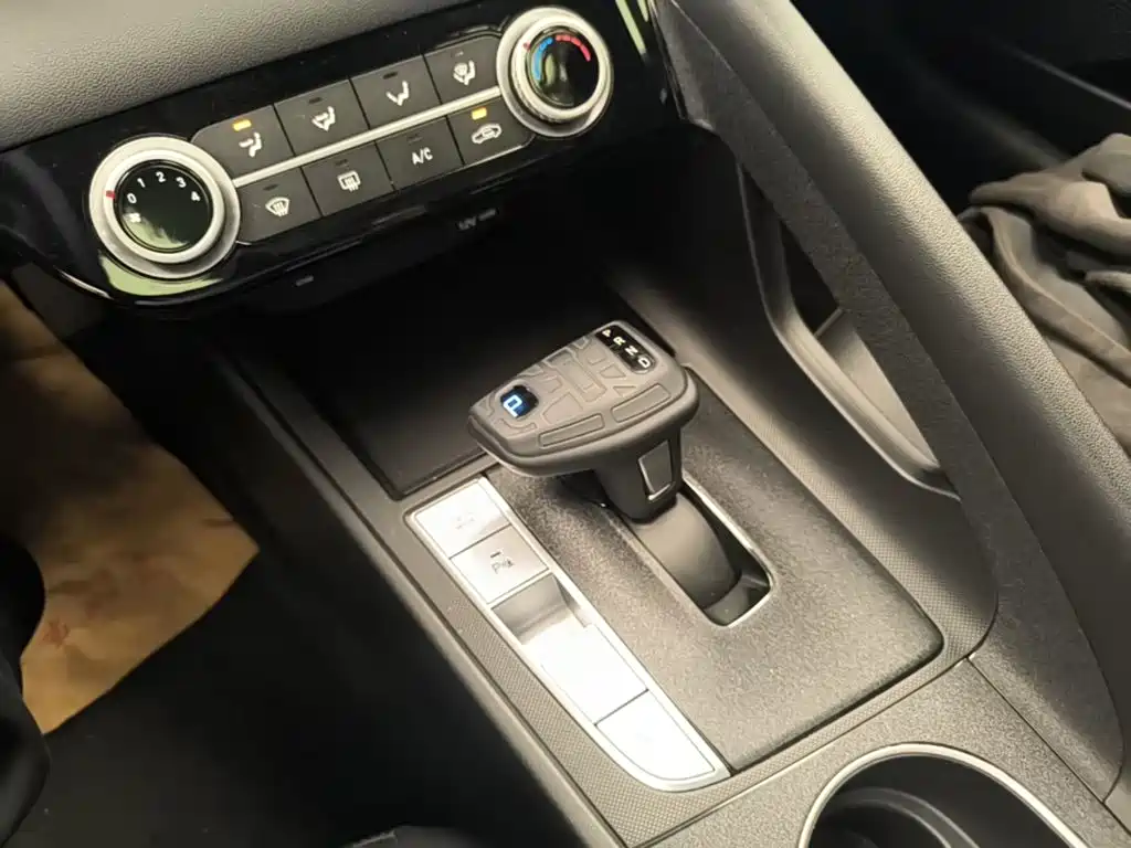 Hyundai Elantra — миниатюра 14