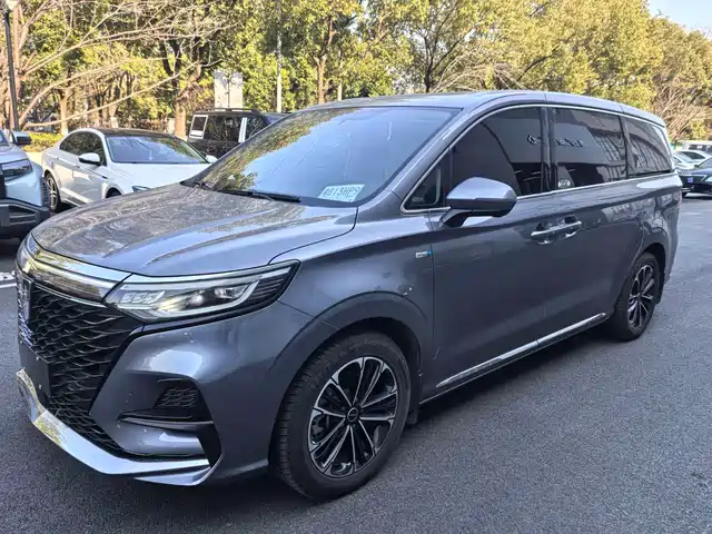 ROEWE IMAX8