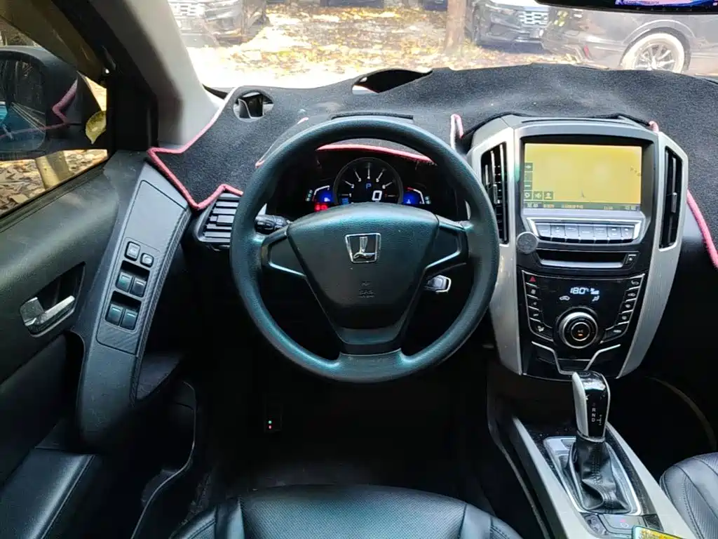Luxgen U6 — миниатюра 15