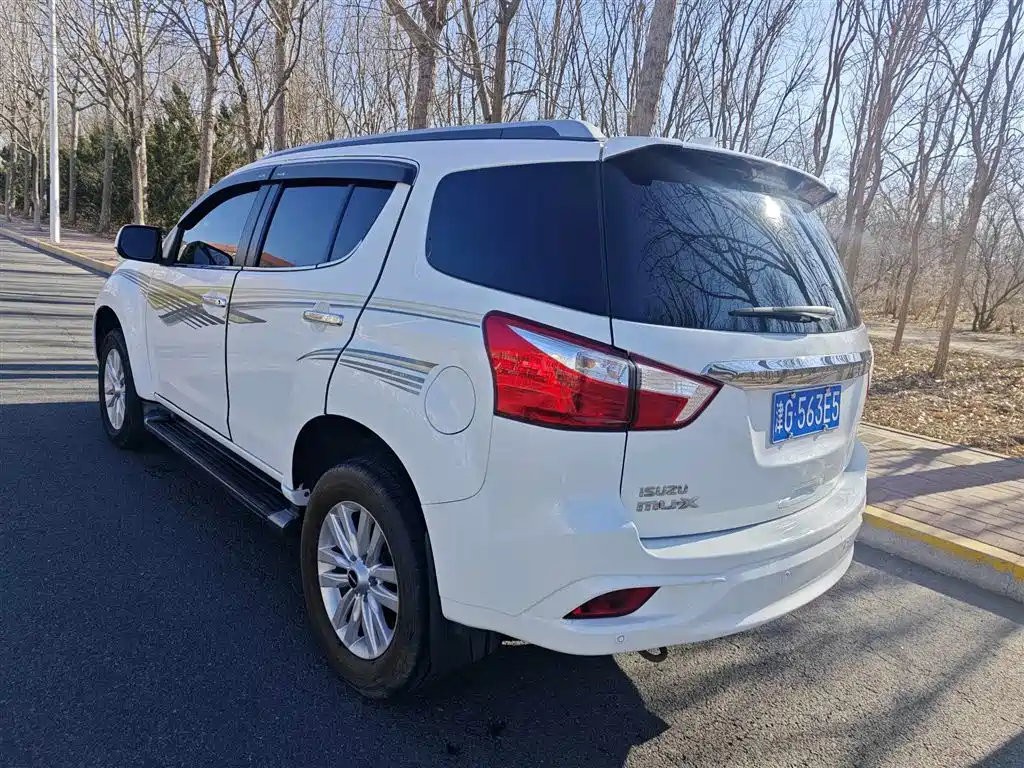 ISUZU MU X SHEPHERD RANGER