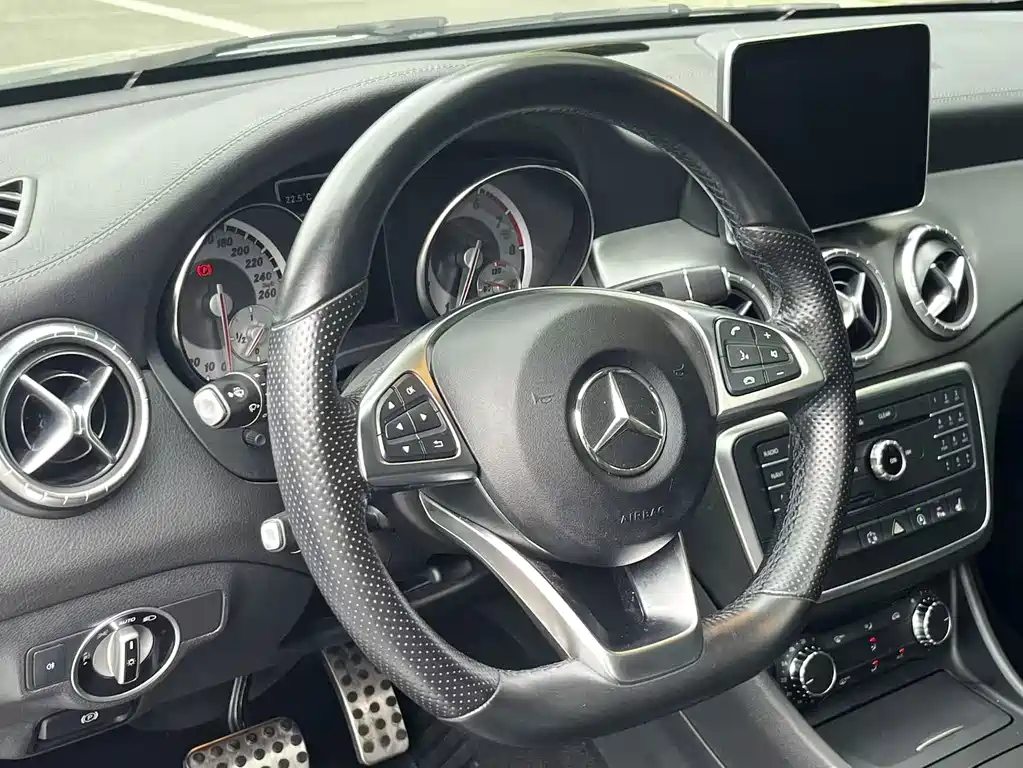 Mercedes-Benz CLA (Import) — миниатюра 15