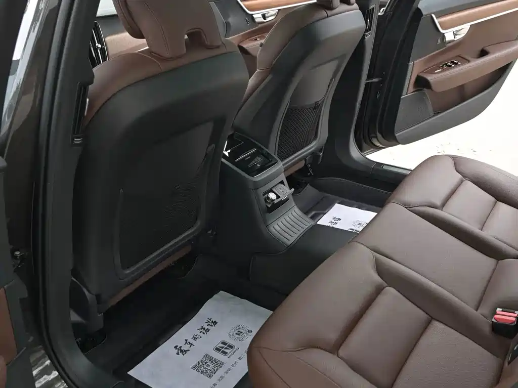 Volvo S90 PHEV — миниатюра 17
