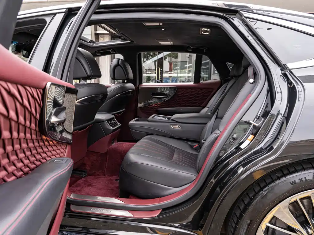 Lexus LS — миниатюра 6