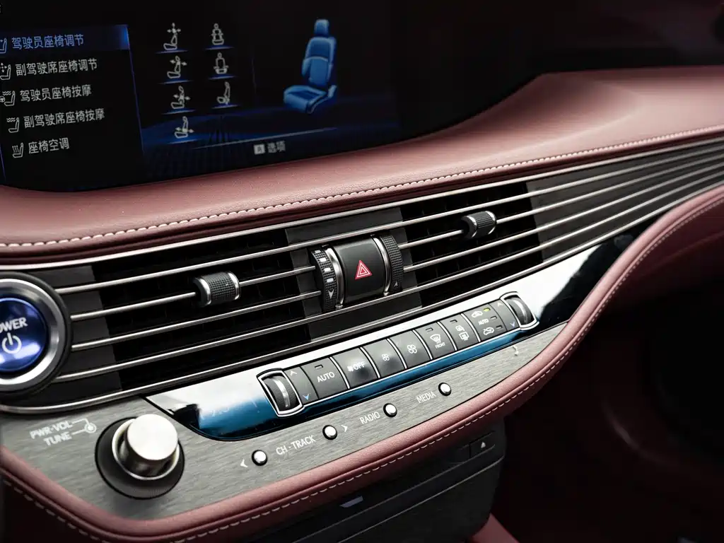 Lexus LS — миниатюра 13