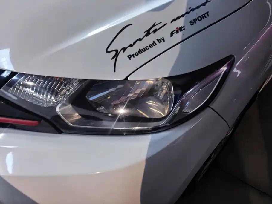 Honda Fit — миниатюра 5
