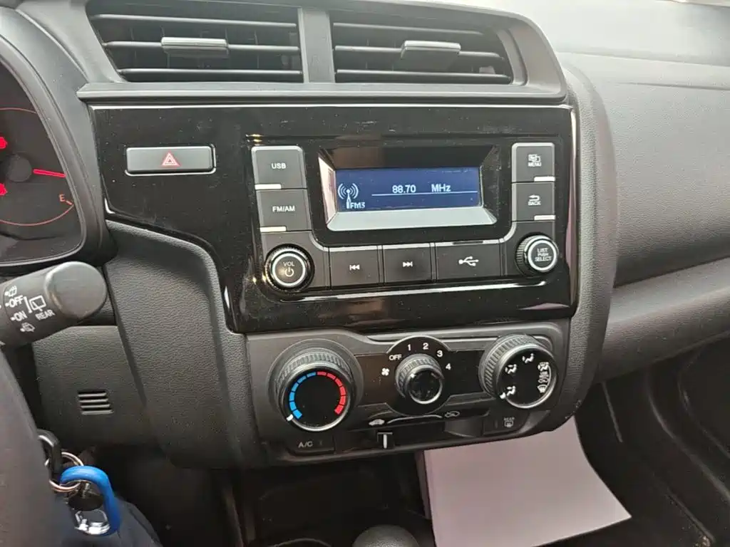 Honda Fit — миниатюра 13