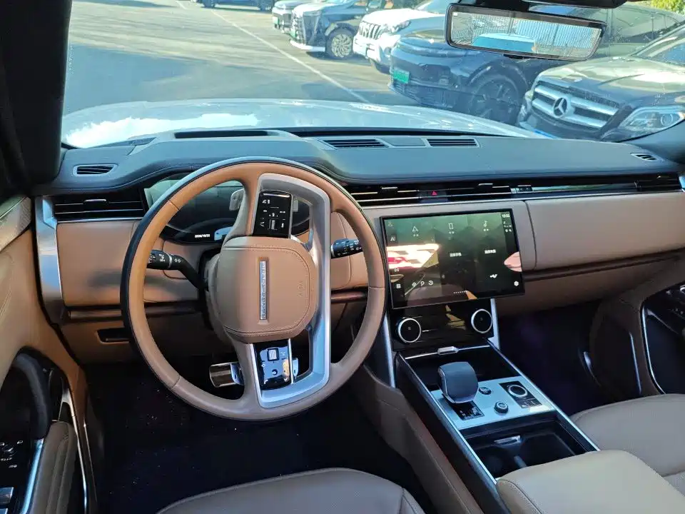 Land Rover Range Rover — миниатюра 3
