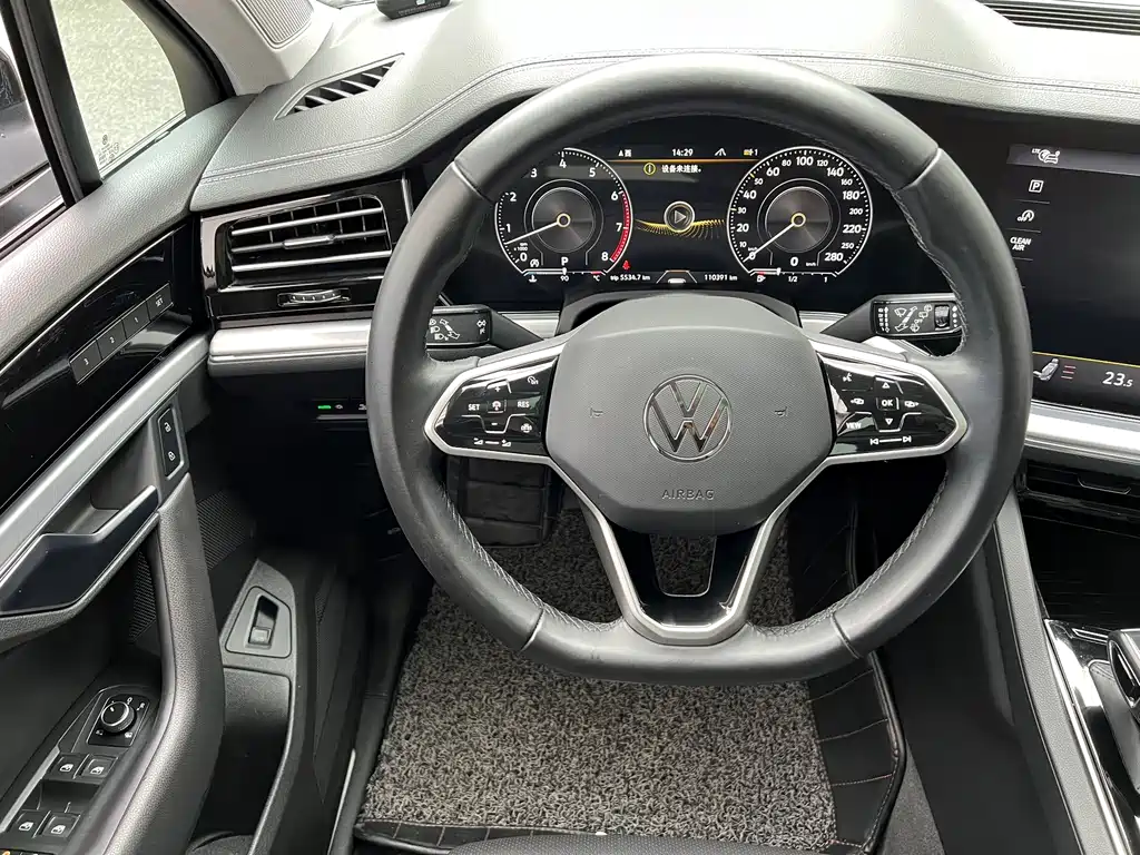 Volkswagen Touareg — миниатюра 6