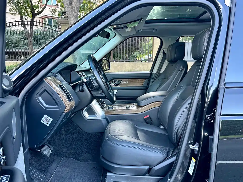 Land Rover Range Rover — миниатюра 6