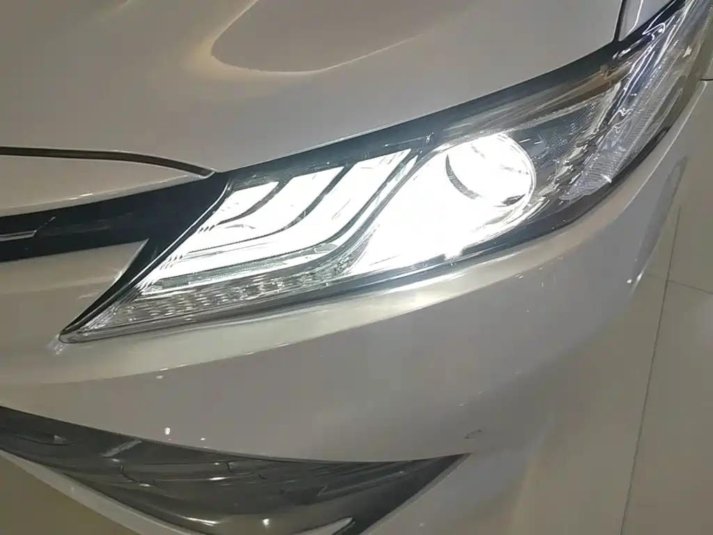 Toyota Camry — миниатюра 24