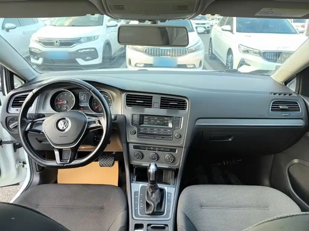 Volkswagen Golf — миниатюра 10