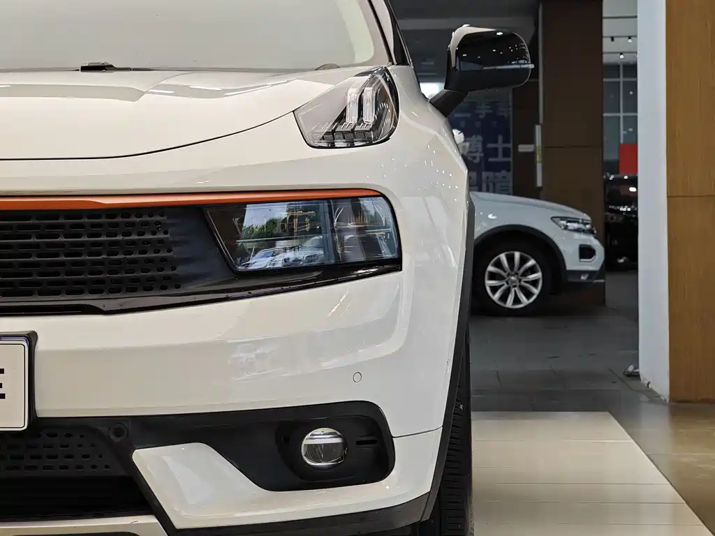 Lynk & Co 01 2017 2.0T Pro