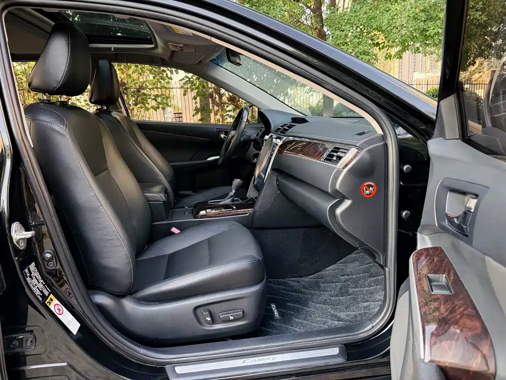Toyota Camry — миниатюра 19