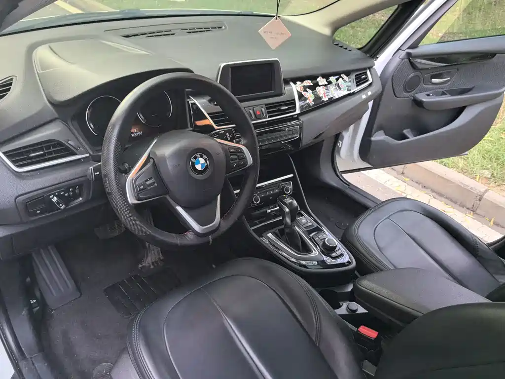 BMW 2 Series Active Tourer — миниатюра 4