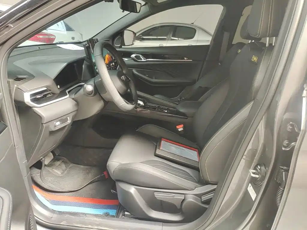 Geely Binyue — миниатюра 15