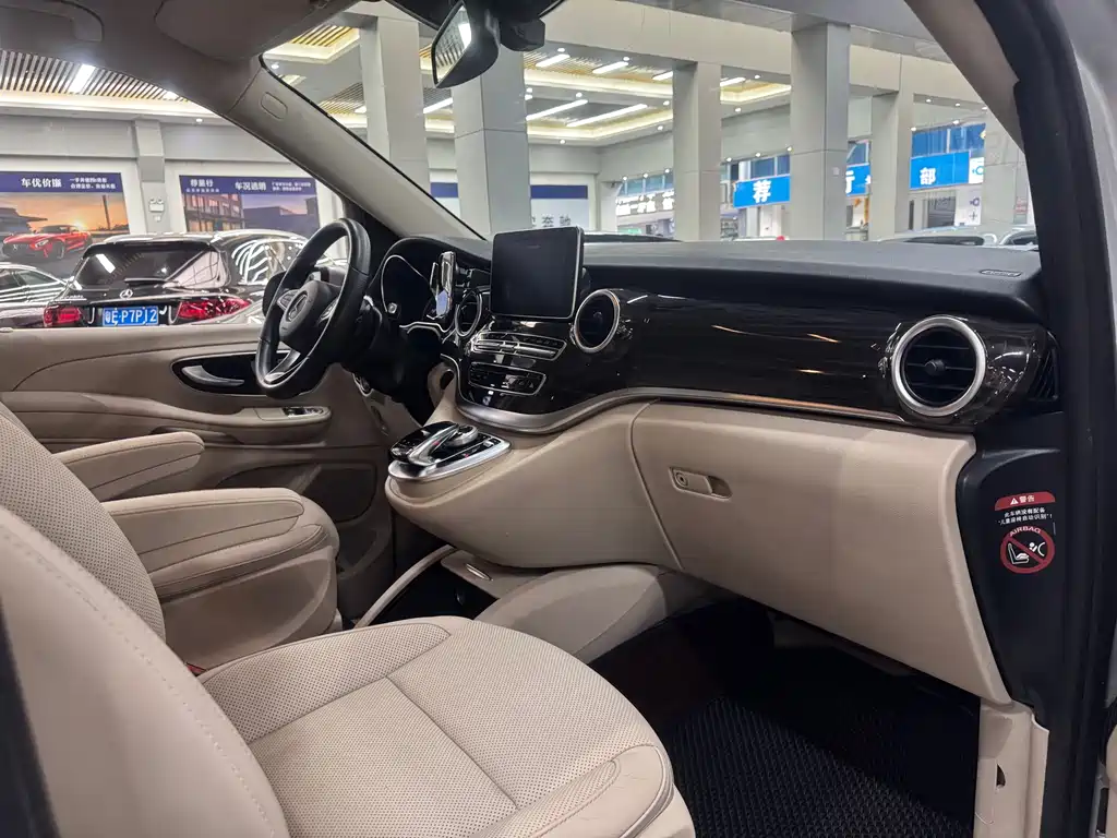 MERCEDES-BENZ V CLASS