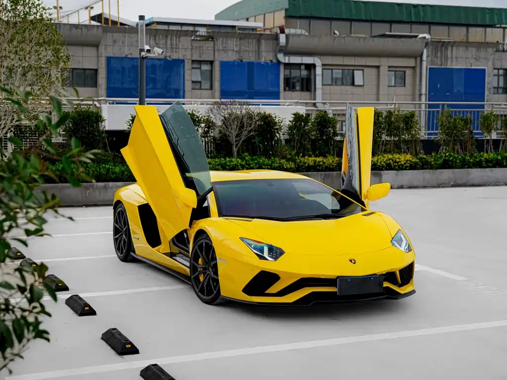Lamborghini Aventador — миниатюра 5