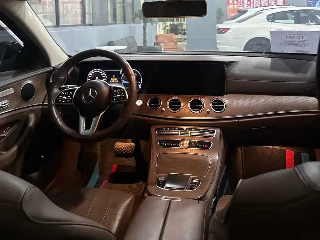 Mercedes-Benz E-Class — миниатюра 12