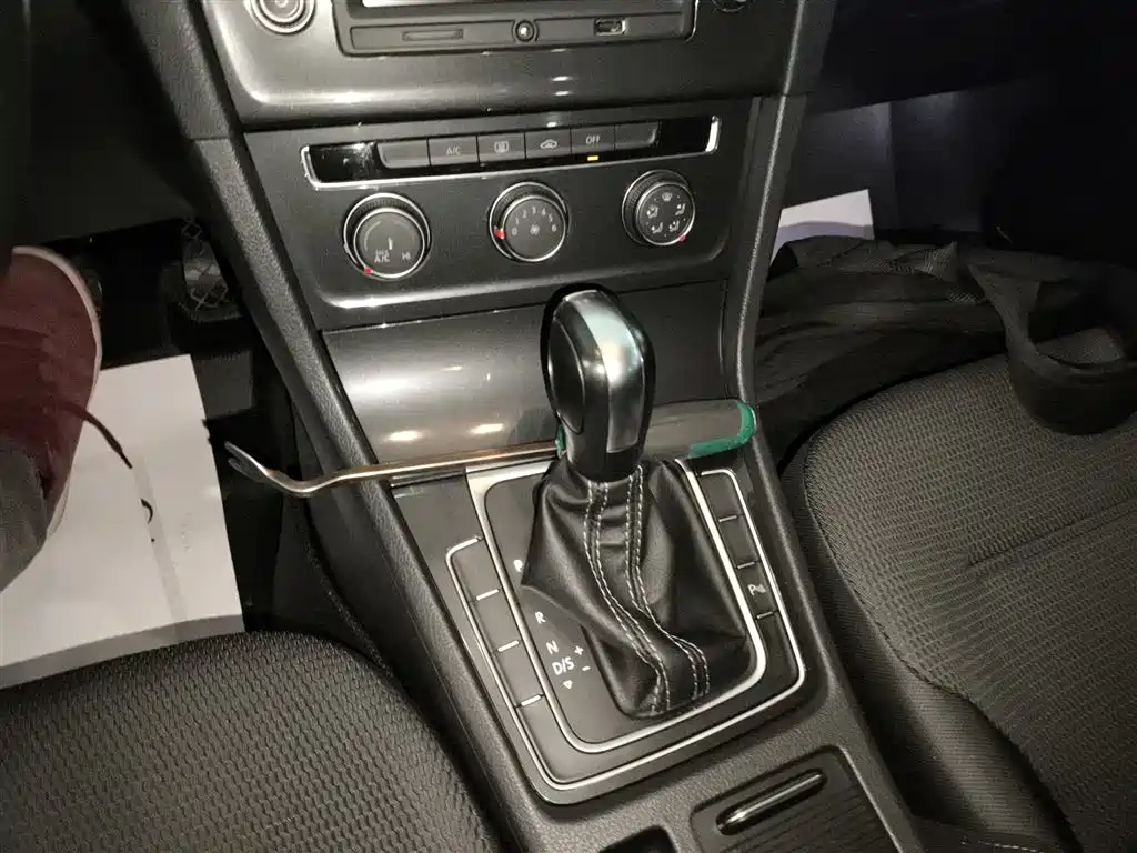Volkswagen Golf 2017 1.6L AT Comfort