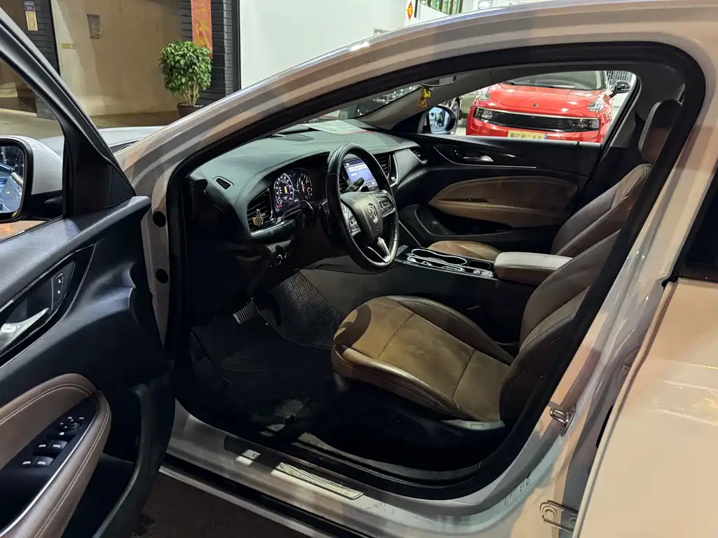 Buick Regal — миниатюра 8