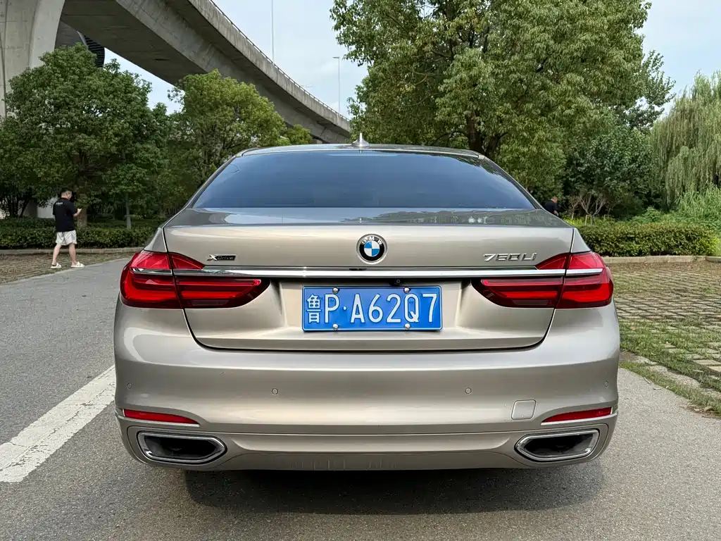BMW 7 SERIES