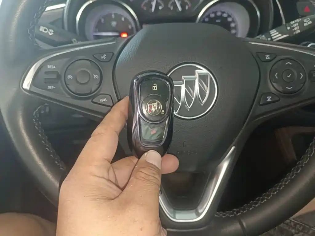 Buick Envision Plus — миниатюра 9