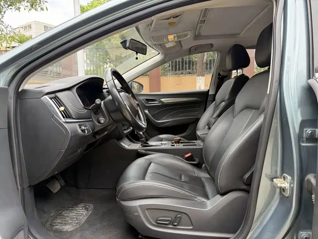 Roewe i6 Classic — миниатюра 4