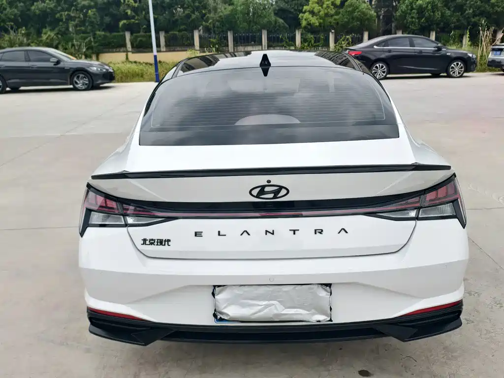 Hyundai Elantra — миниатюра 5