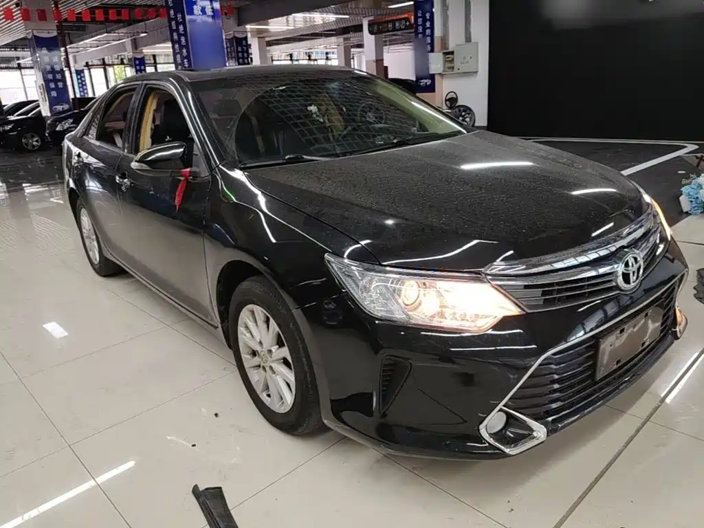 Toyota Camry — миниатюра 4