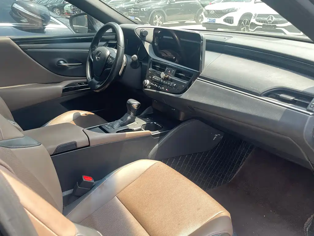 Lexus ES — миниатюра 8