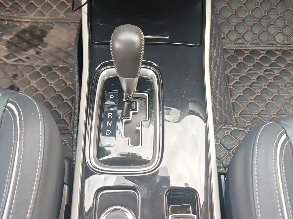 Mitsubishi Outlander — миниатюра 14
