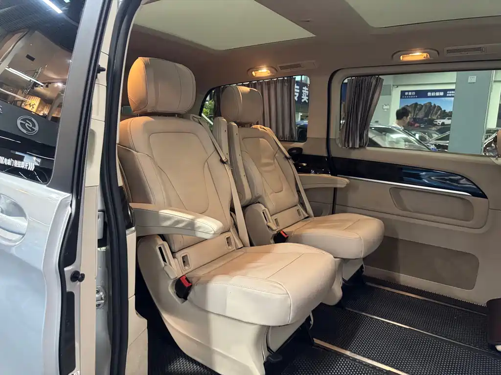 MERCEDES-BENZ V CLASS