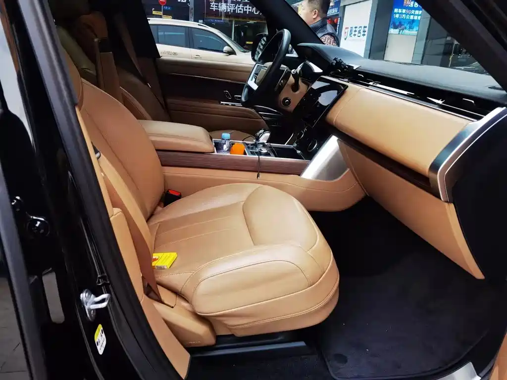 Land Rover Range Rover 2023 3.0 L6 400PS мест Long Wheelbase