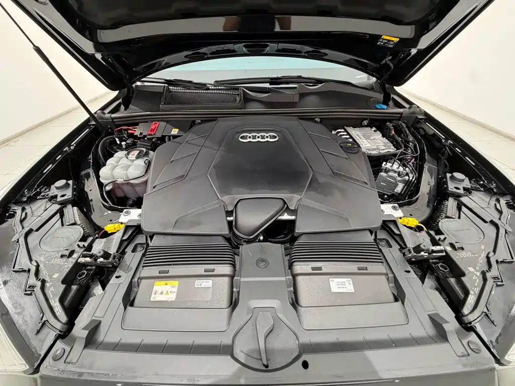 Audi Q7 — миниатюра 9