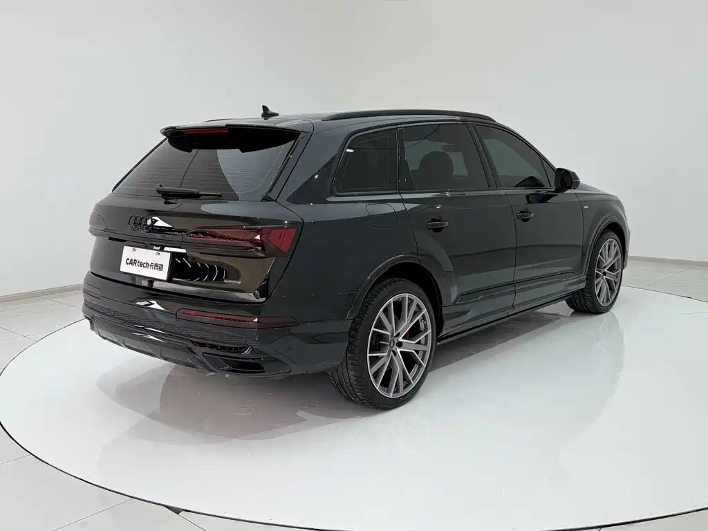 Audi Q7 — миниатюра 24