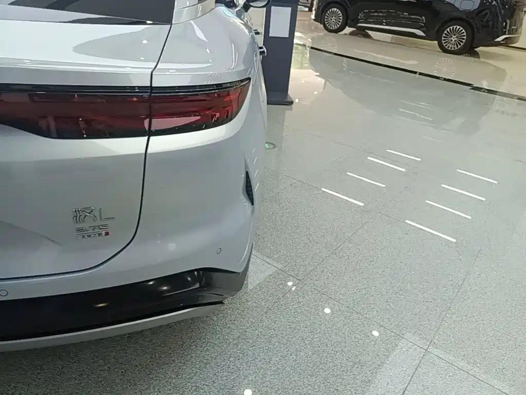 BYD Han L 2025 EV Flagship