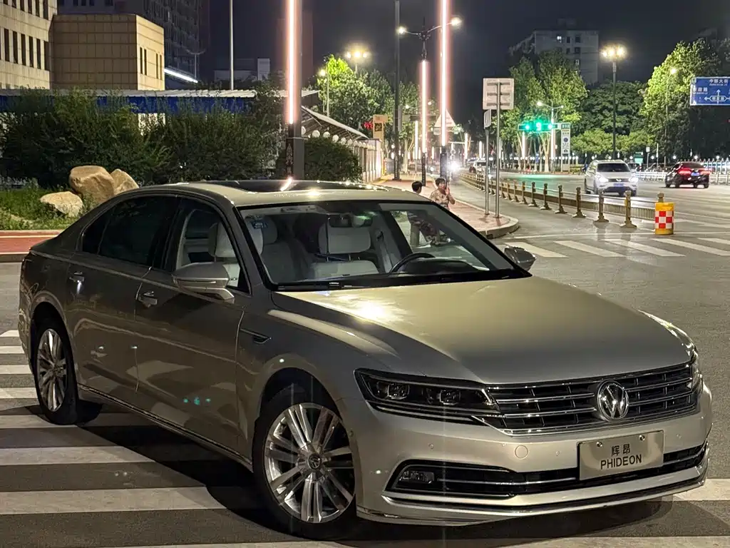 Volkswagen Phideon 2016 380TSI 2WD Executive Edition