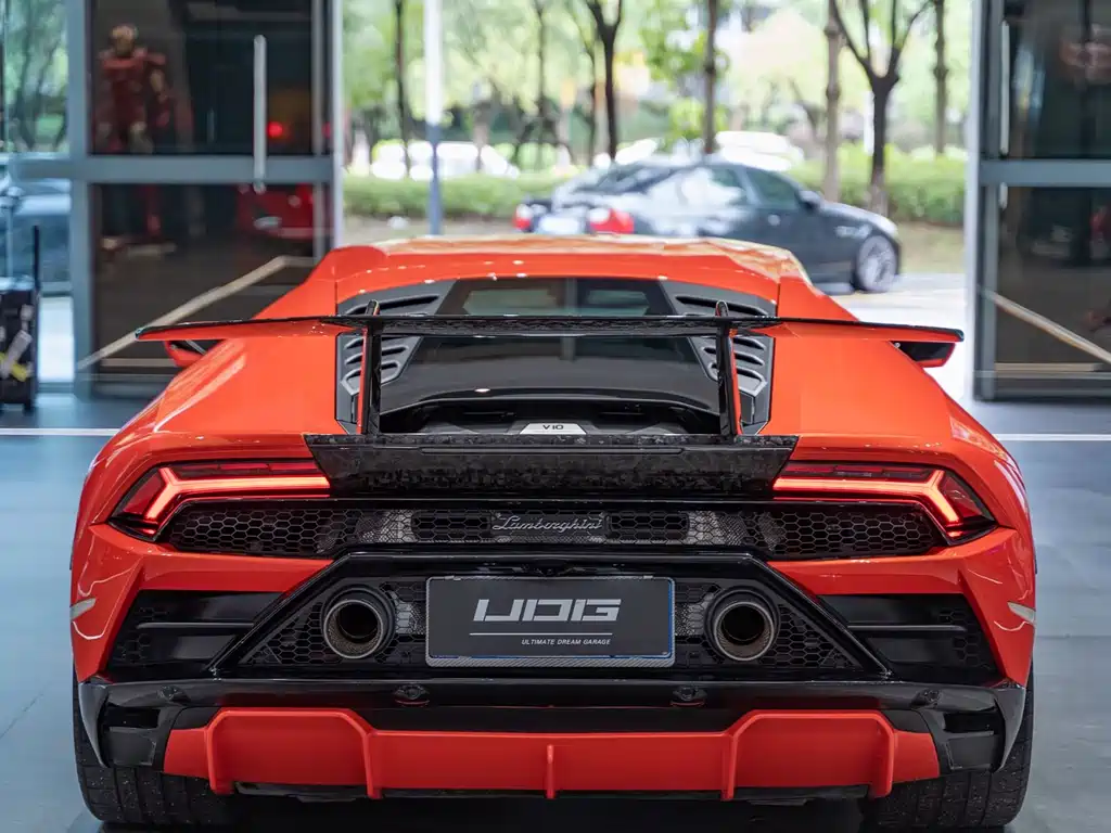 LAMBORGHINI HURACÁN