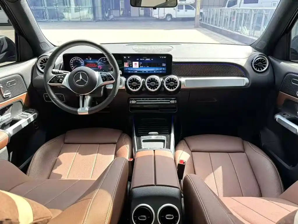 Mercedes-Benz GLB — миниатюра 2