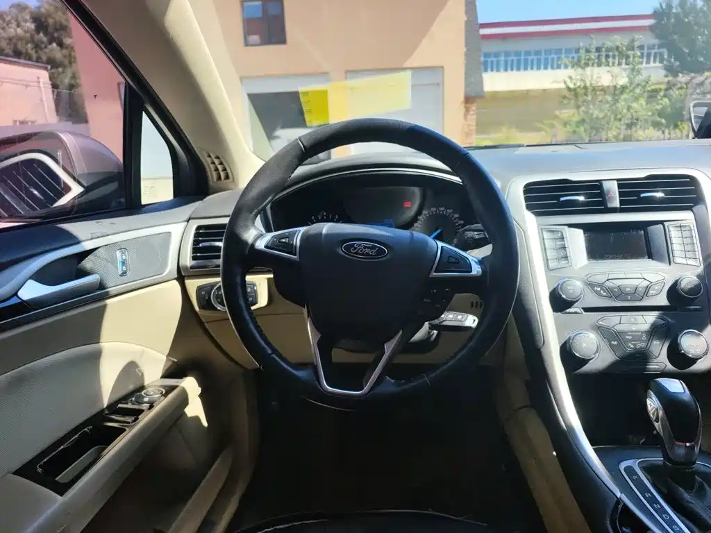 Ford Mondeo — миниатюра 11