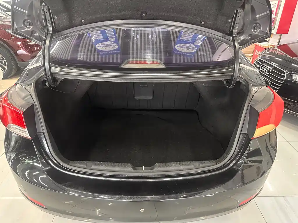 Hyundai Elantra Langdong — миниатюра 9