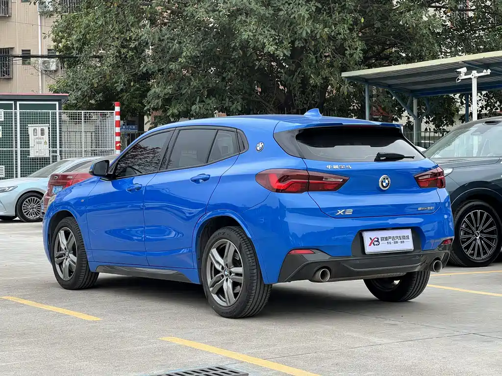 BMW X2