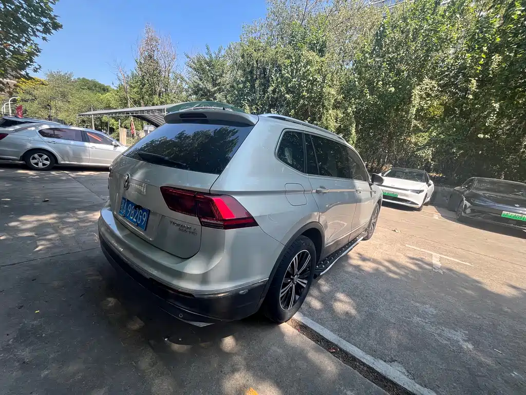 Volkswagen Tiguan L — миниатюра 8