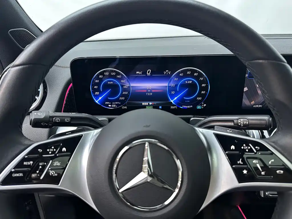Mercedes-Benz EQB — миниатюра 8