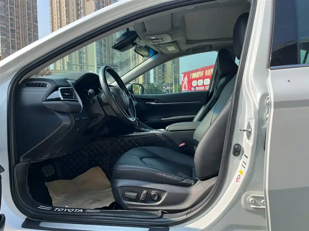 Toyota Camry 2018 2.5G Luxury