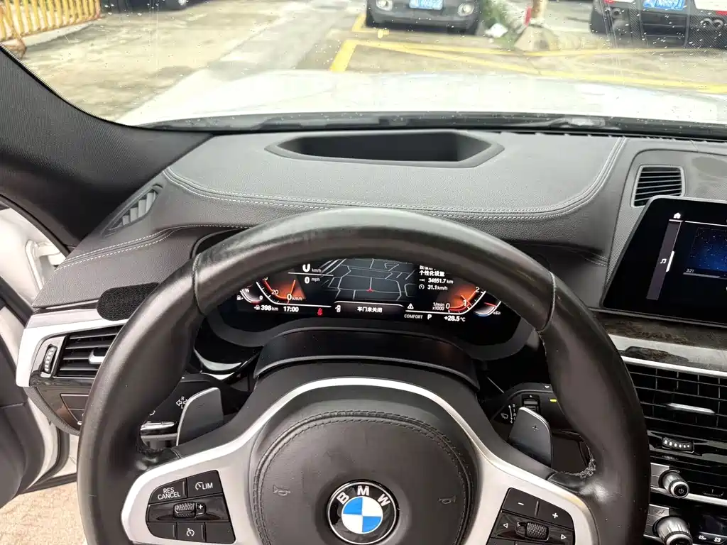 BMW 5 Series — миниатюра 8